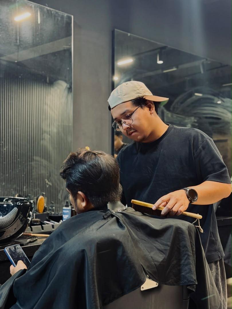 Firdaus Senior Barber