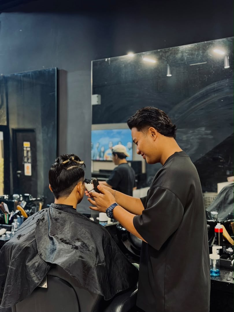 Hud Senior Barber